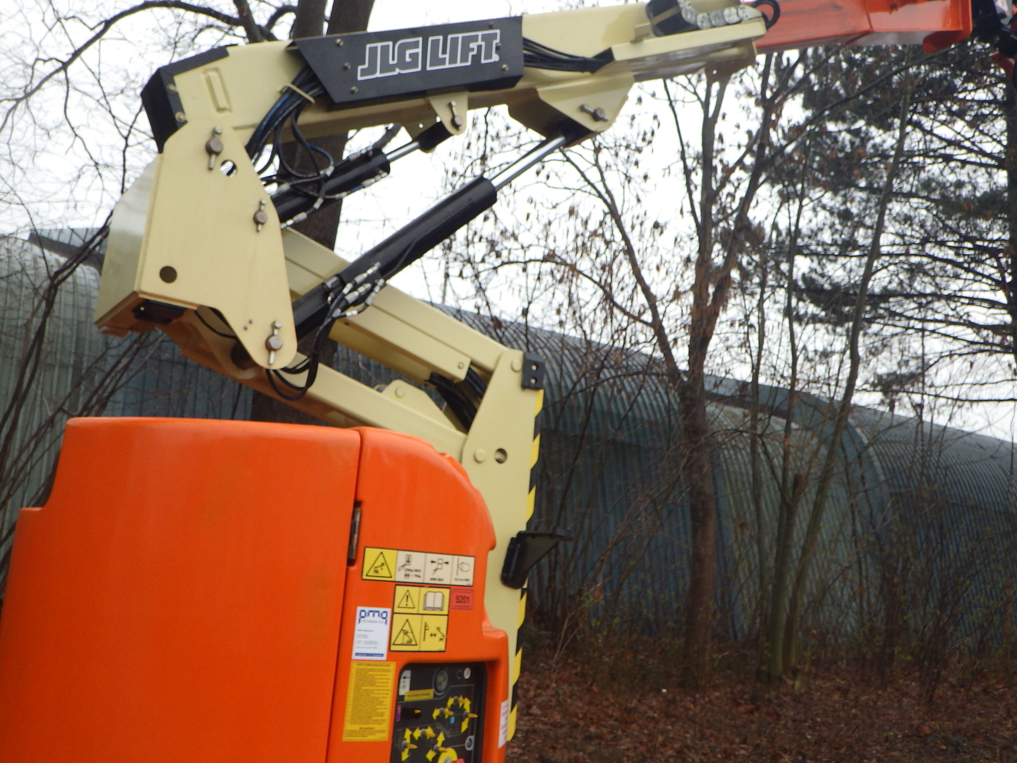 JLG E300AJP