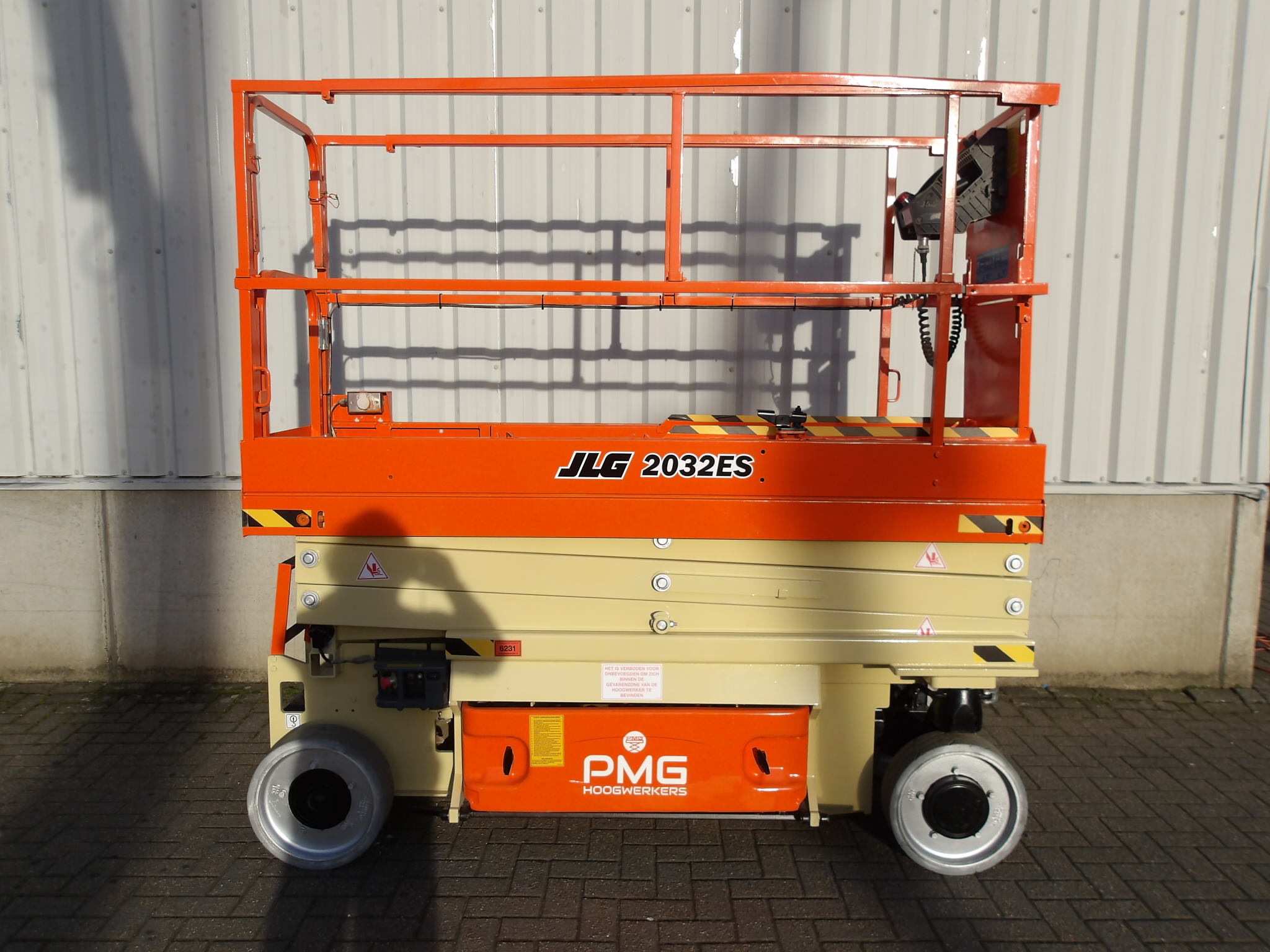 JLG 2032ES 
